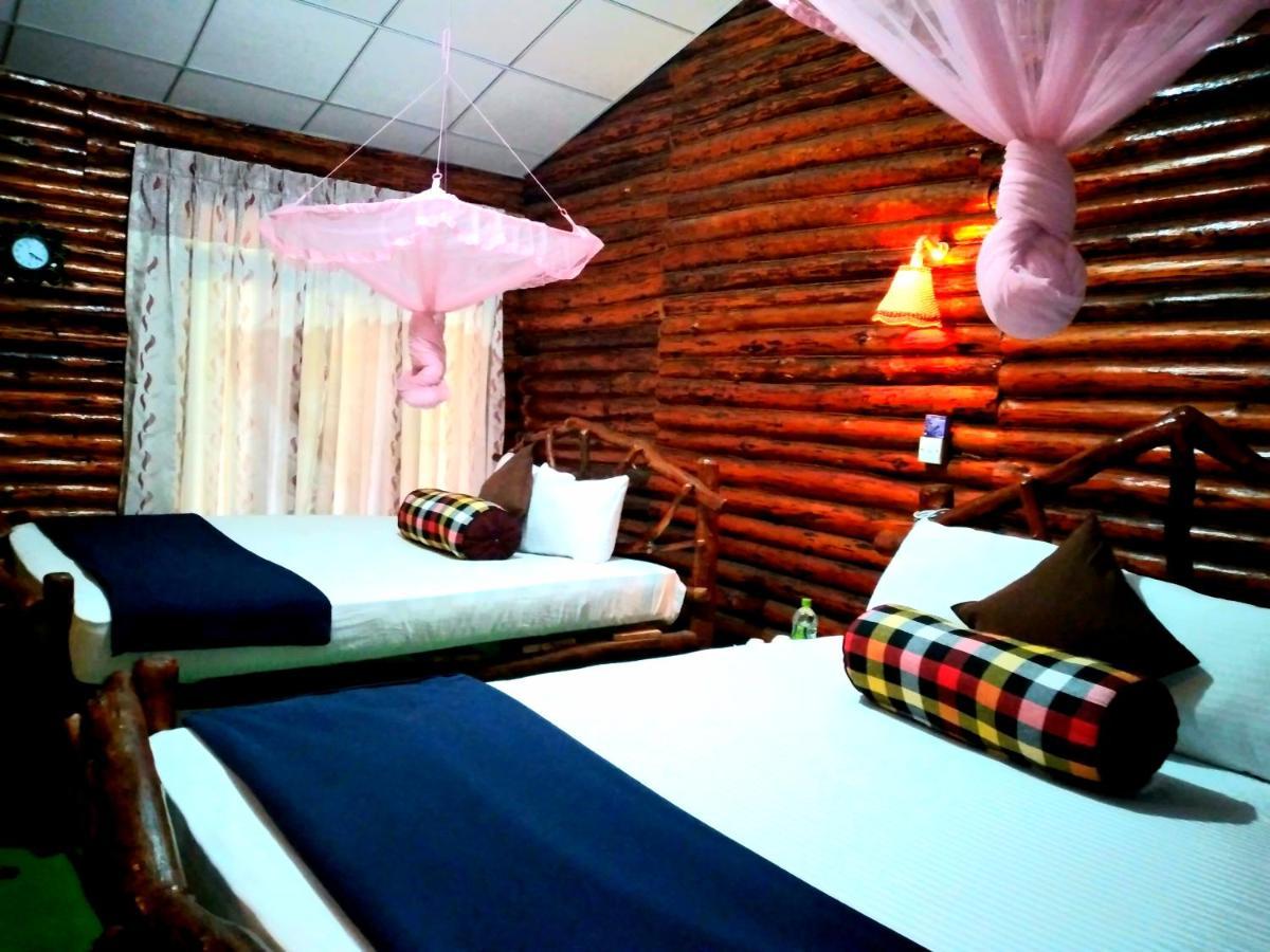 Wooden Cottage Ella Room photo